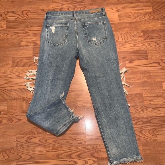 Cello Light Wash Straight leg Destroyed Cut Jeans - Picture 13 of 13